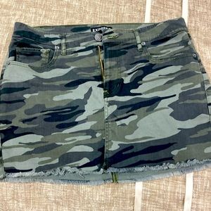 Camouflage mini skirt